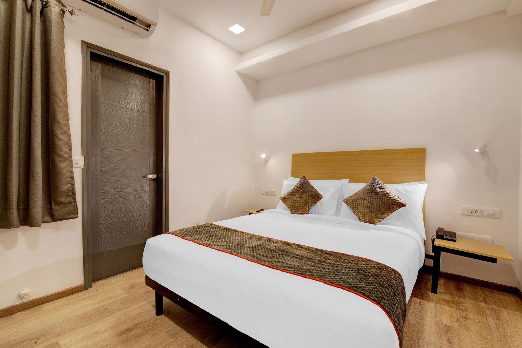 Townhouse Siri Residency Hotel